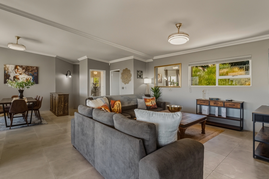 4 Bedroom Property for Sale in Gordon Heights Western Cape